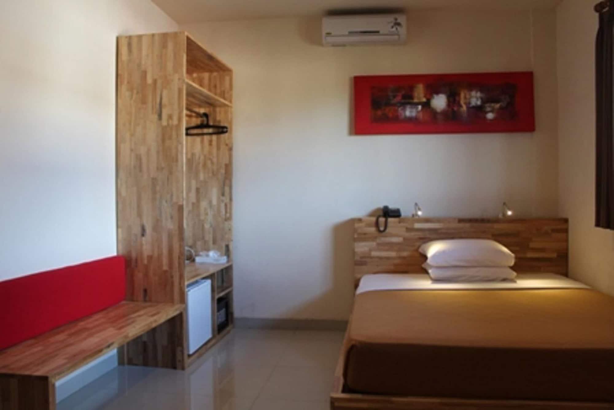 Hotel Karthi Kuta Kuta Lombok Exterior foto